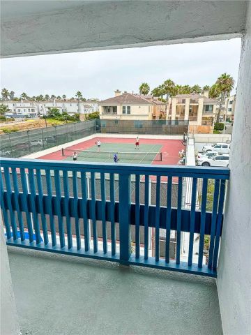 910 N Pacific 40, Oceanside, CA 92054