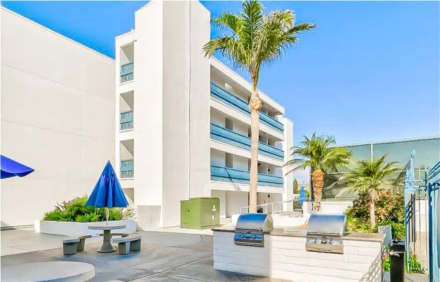 910 N Pacific 40, Oceanside, CA 92054