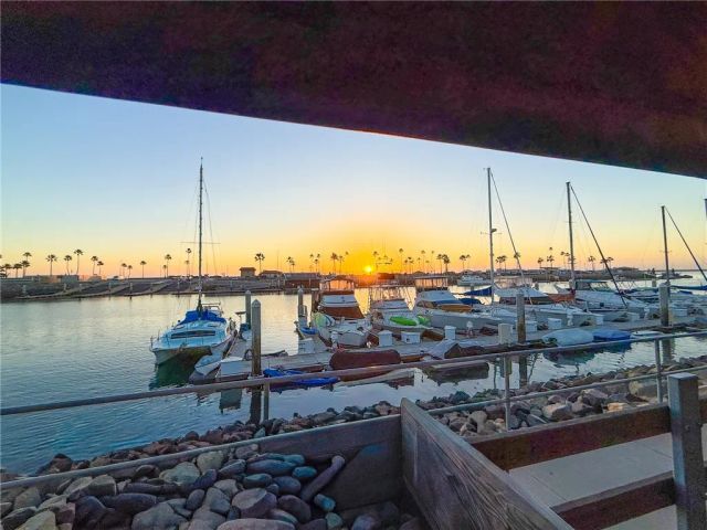 910 N Pacific 40, Oceanside, CA 92054
