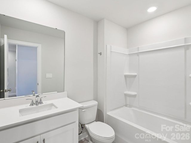 8013 Hidden Springs Drive, Charlotte, NC 28216