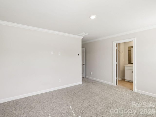 8013 Hidden Springs Drive, Charlotte, NC 28216