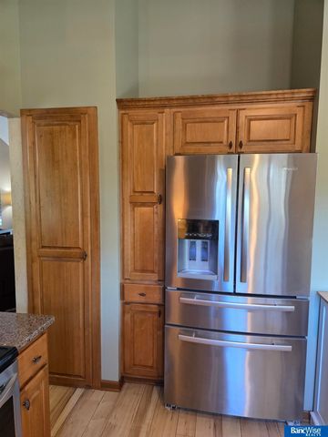 6111 Tennyson Circle, Lincoln, NE 68516