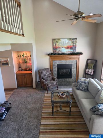 6111 Tennyson Circle, Lincoln, NE 68516