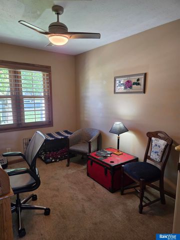 6111 Tennyson Circle, Lincoln, NE 68516