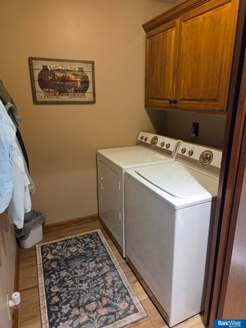 6111 Tennyson Circle, Lincoln, NE 68516