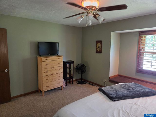 6111 Tennyson Circle, Lincoln, NE 68516