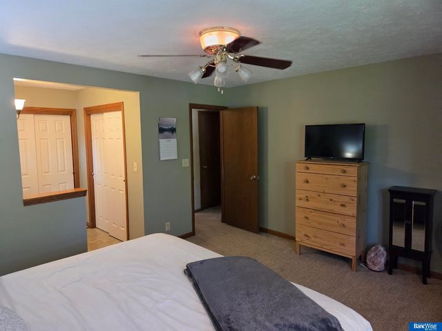 6111 Tennyson Circle, Lincoln, NE 68516