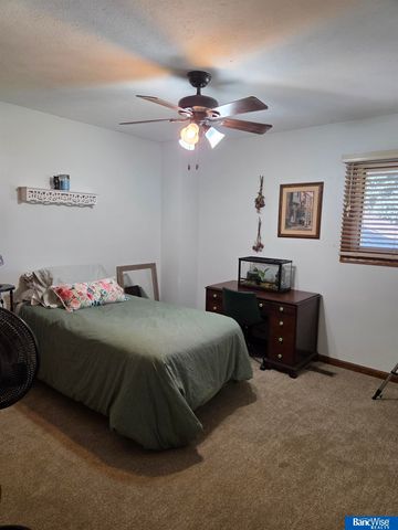 6111 Tennyson Circle, Lincoln, NE 68516