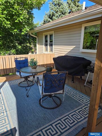 6111 Tennyson Circle, Lincoln, NE 68516