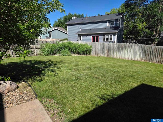 6111 Tennyson Circle, Lincoln, NE 68516