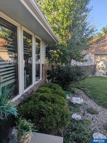 6111 Tennyson Circle, Lincoln, NE 68516