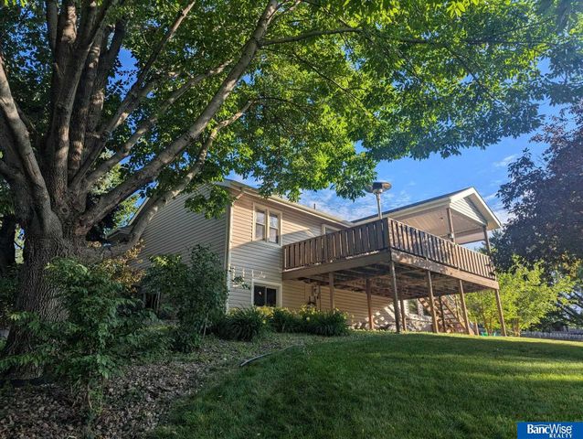 6111 Tennyson Circle, Lincoln, NE 68516
