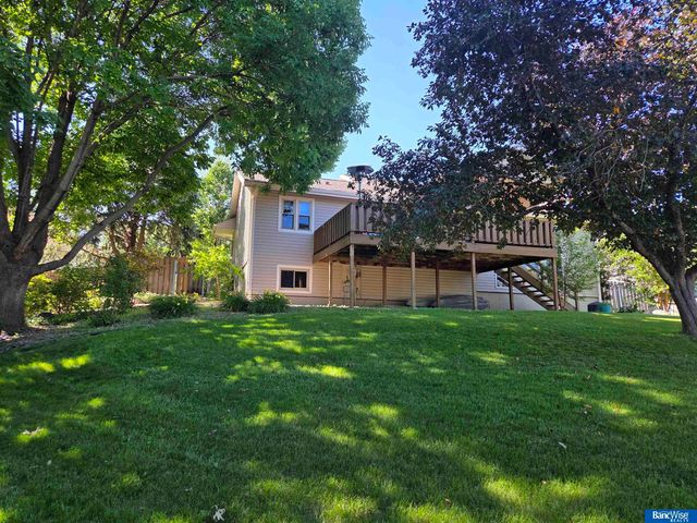 6111 Tennyson Circle, Lincoln, NE 68516