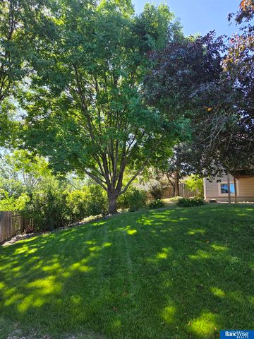 6111 Tennyson Circle, Lincoln, NE 68516