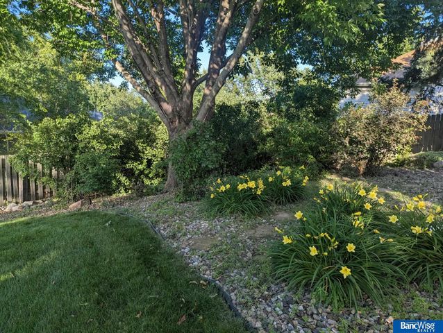 6111 Tennyson Circle, Lincoln, NE 68516