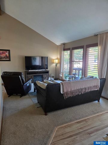 6111 Tennyson Circle, Lincoln, NE 68516