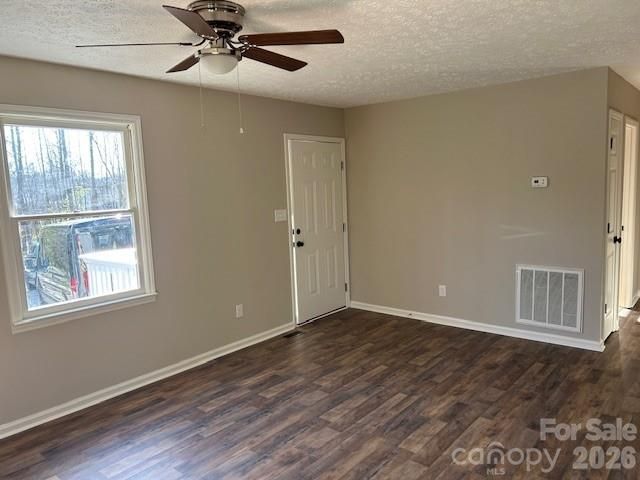 201 Brookdale Place NW, Lenoir, NC 28645