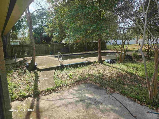 6227 Vicksburg Dr, Pensacola, FL 32503