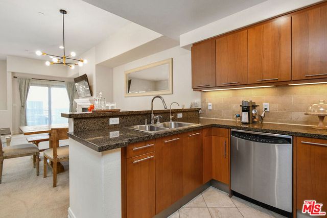 15248 Clark Street 104, Sherman Oaks, CA 91411