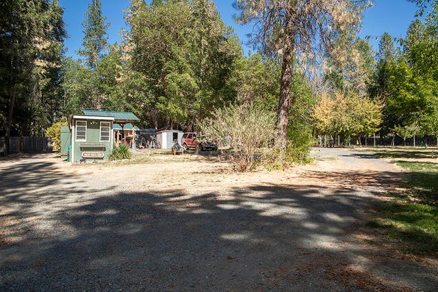 3504 Azalea Drive, Grants Pass, OR 97526