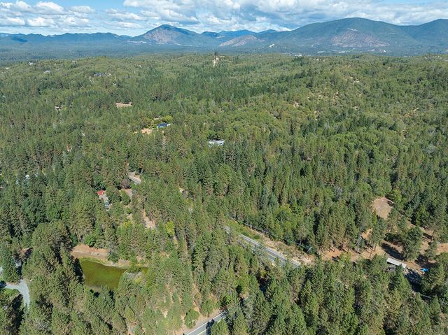 3504 Azalea Drive, Grants Pass, OR 97526