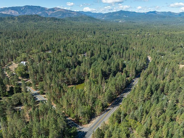 3504 Azalea Drive, Grants Pass, OR 97526