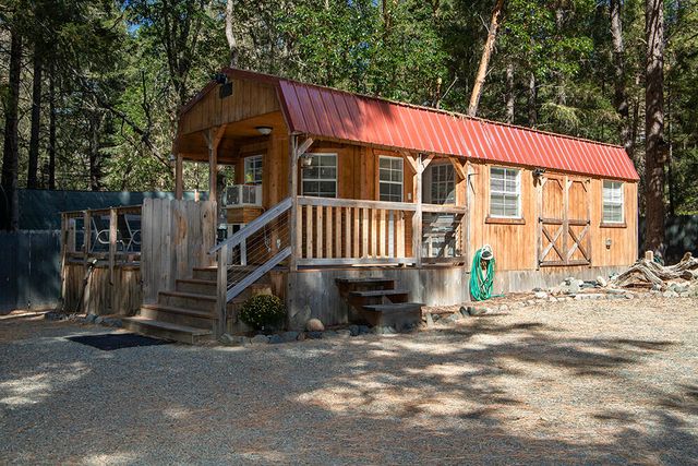 3504 Azalea Drive, Grants Pass, OR 97526