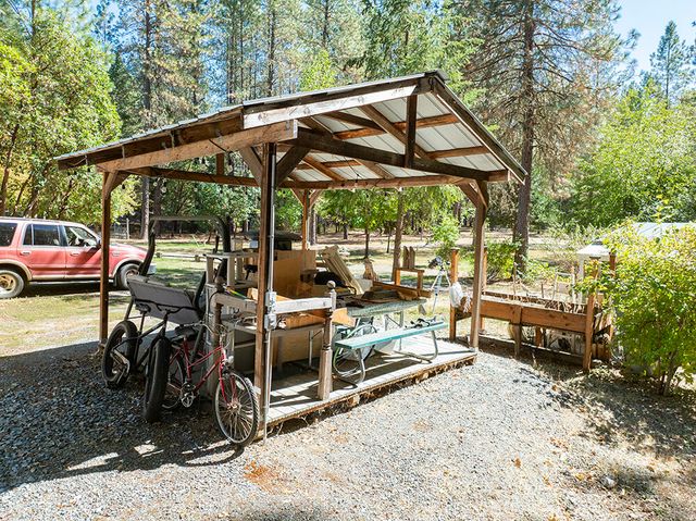 3504 Azalea Drive, Grants Pass, OR 97526