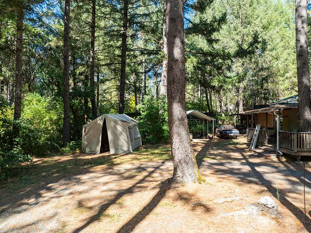 3504 Azalea Drive, Grants Pass, OR 97526