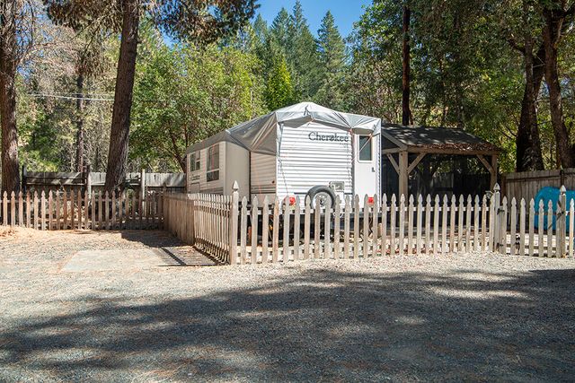 3504 Azalea Drive, Grants Pass, OR 97526