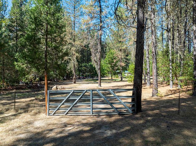 3504 Azalea Drive, Grants Pass, OR 97526