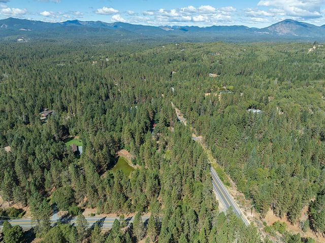 3504 Azalea Drive, Grants Pass, OR 97526