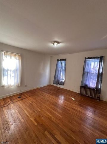 89 Aldine Street, Newark, NJ 07112