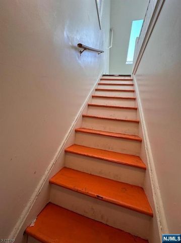 89 Aldine Street, Newark, NJ 07112