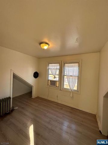 89 Aldine Street, Newark, NJ 07112