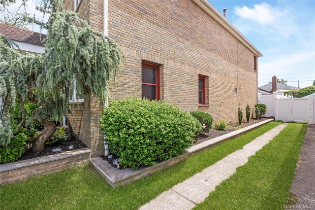 151-62 24th Road, Whitestone, NY 11357