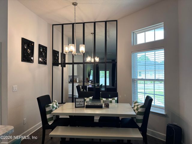 8112 HELMSLEY Boulevard, Jacksonville, FL 32219