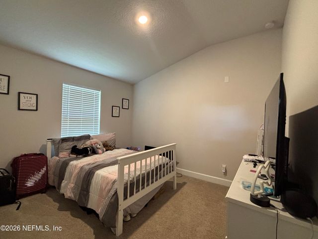 8112 HELMSLEY Boulevard, Jacksonville, FL 32219