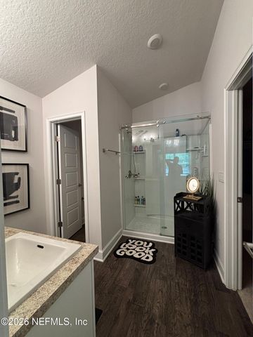 8112 HELMSLEY Boulevard, Jacksonville, FL 32219