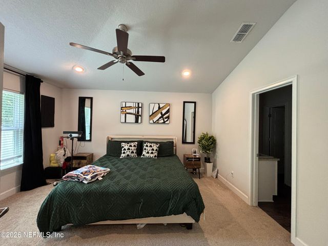 8112 HELMSLEY Boulevard, Jacksonville, FL 32219