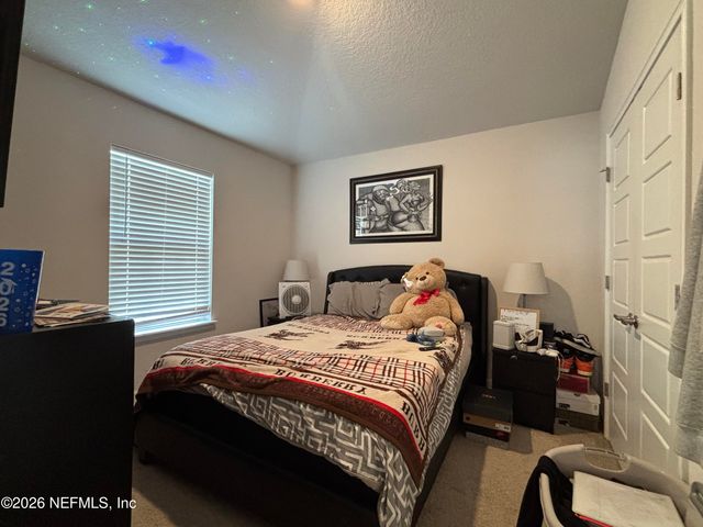 8112 HELMSLEY Boulevard, Jacksonville, FL 32219