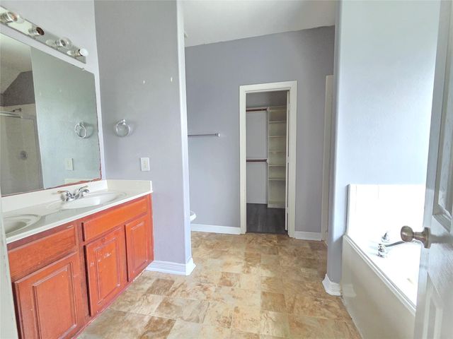 12015 Rosecroft Drive, Houston, TX 77048