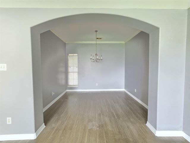 12015 Rosecroft Drive, Houston, TX 77048