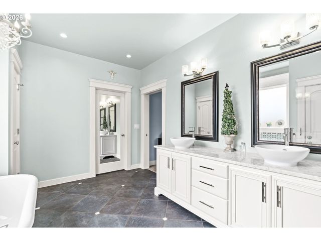 463 SALTY Way, Eugene, OR 97404