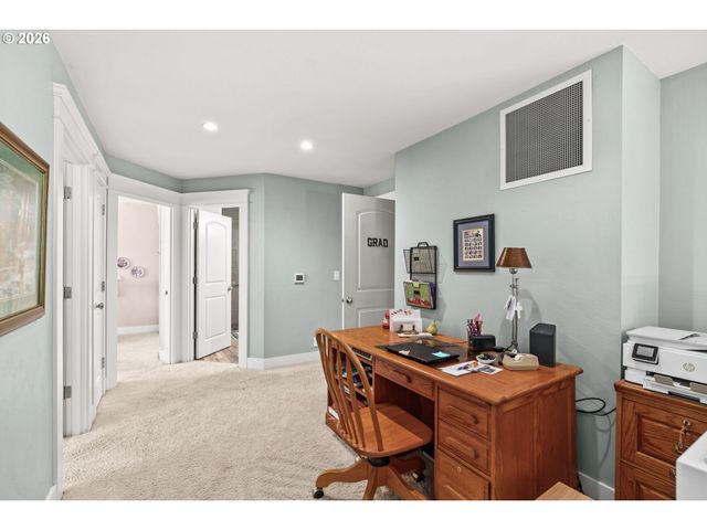 463 SALTY Way, Eugene, OR 97404