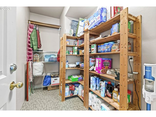 463 SALTY Way, Eugene, OR 97404