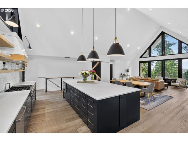 17780 OVERLOOK Cir, Lake Oswego, OR 97034