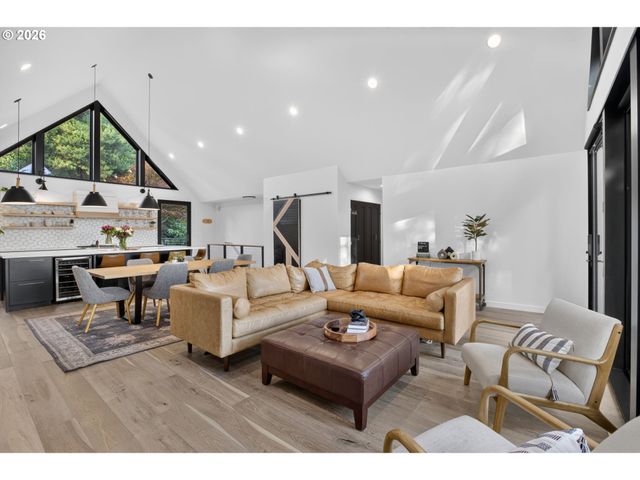 17780 OVERLOOK Cir, Lake Oswego, OR 97034