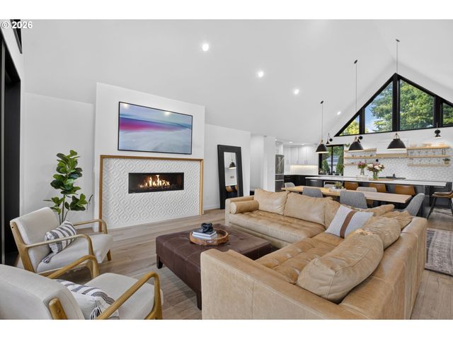 17780 OVERLOOK Cir, Lake Oswego, OR 97034
