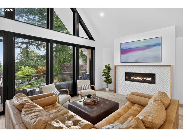 17780 OVERLOOK Cir, Lake Oswego, OR 97034
